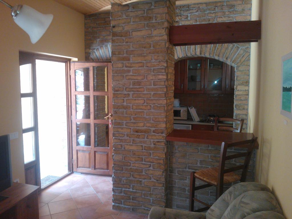 Mediterrán Apartmanház Szántód Szantod Exterior foto