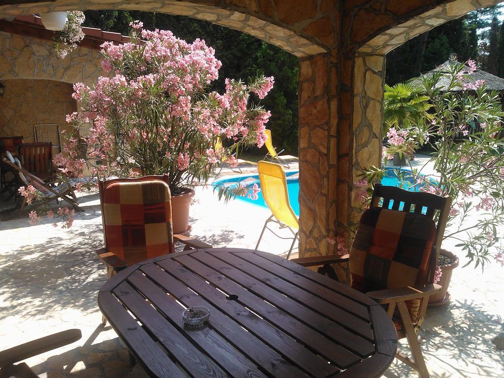 Mediterrán Apartmanház Szántód Szantod Exterior foto