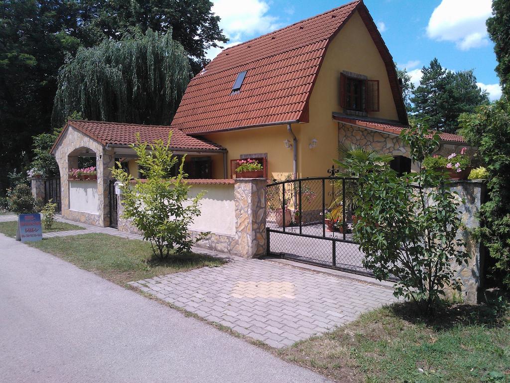 Mediterrán Apartmanház Szántód Szantod Exterior foto