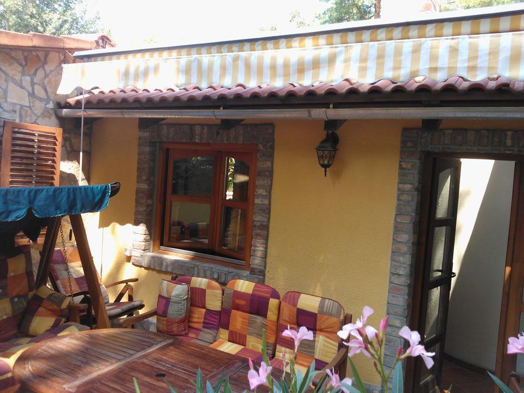Mediterrán Apartmanház Szántód Szantod Exterior foto