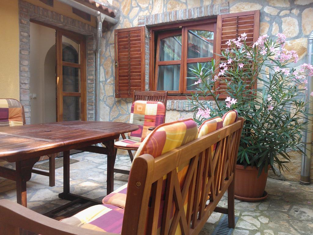 Mediterrán Apartmanház Szántód Szantod Exterior foto