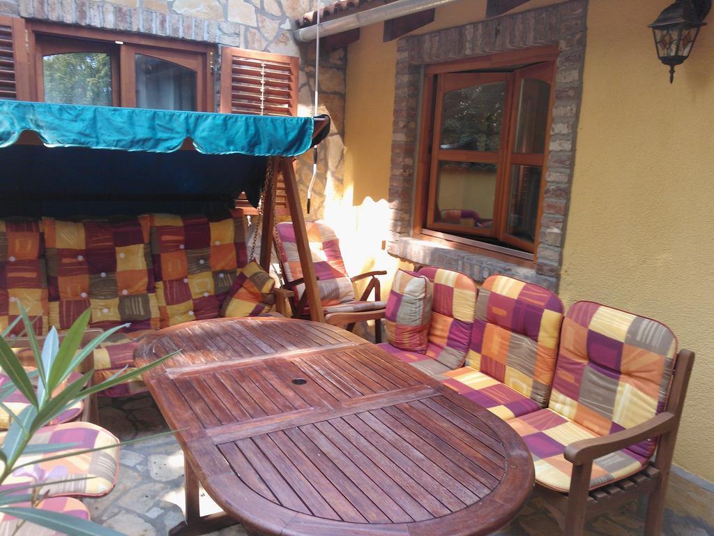 Mediterrán Apartmanház Szántód Szantod Exterior foto