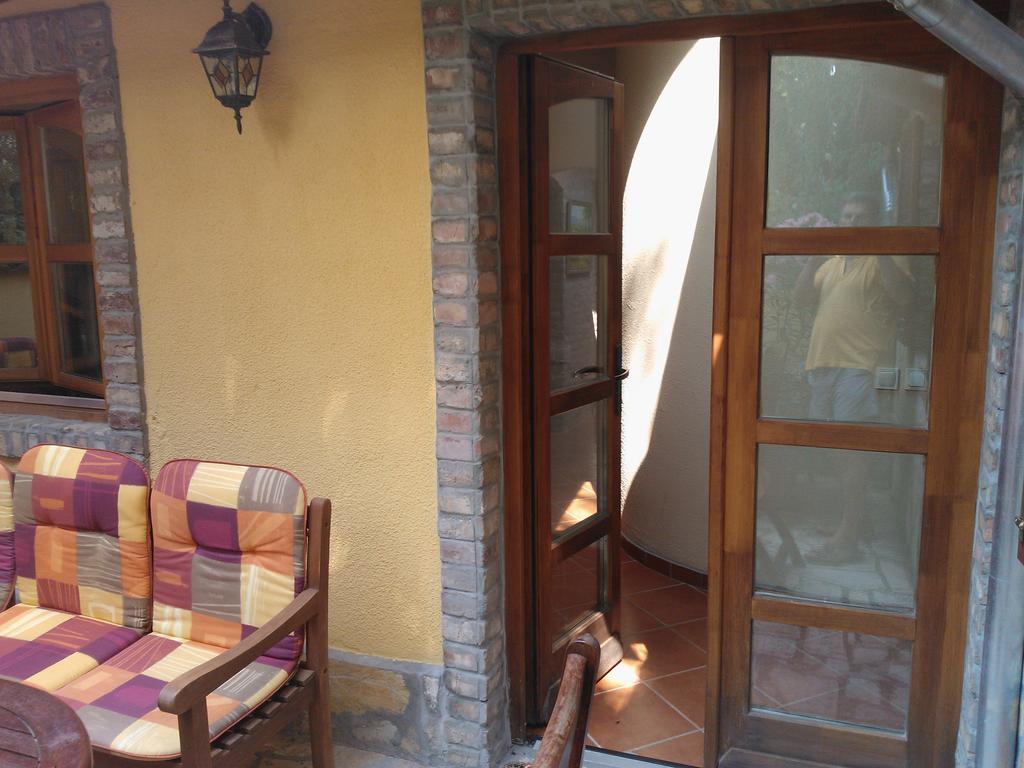 Mediterrán Apartmanház Szántód Szantod Exterior foto