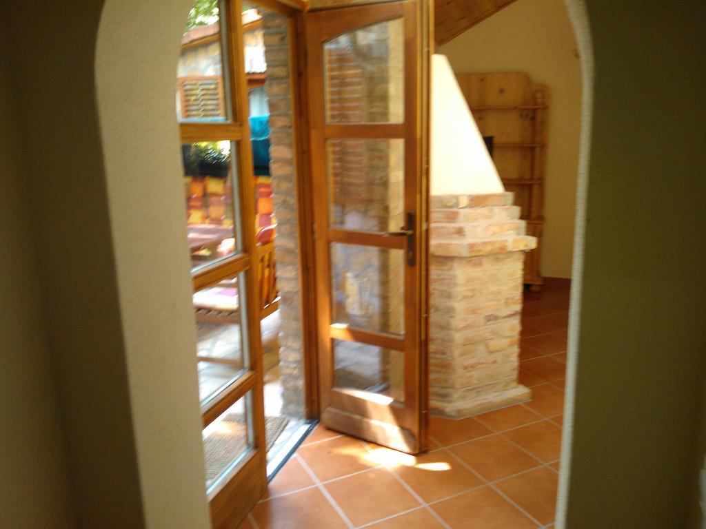 Mediterrán Apartmanház Szántód Szantod Exterior foto